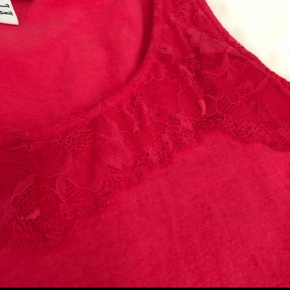 Elle Hot Pink Lace Top. - Picture 4 of 6